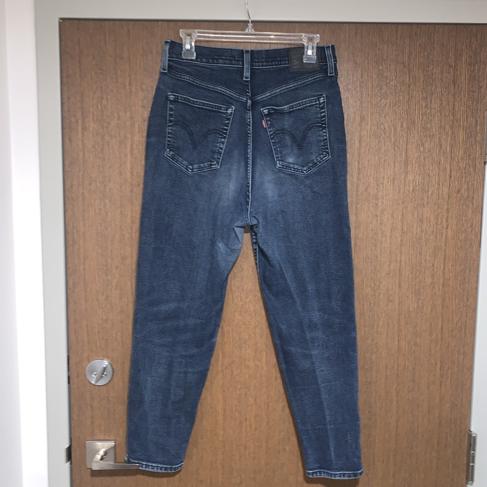 Women's Levi's High Waist Taper Size 30 Denim Stretchy Jeans Curvy Jeans Skinny
